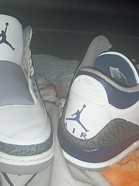 Nike Air Jordan Retro White & Navy Sneakers